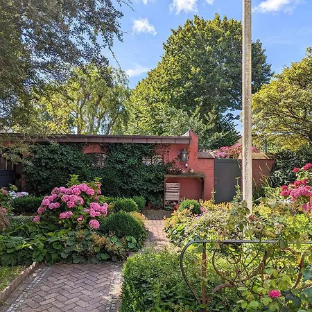 Das-kommandeur-haus-ihr-familien-ferienhaus-in-nieblum-auf-foehr Hébergement de vacances Nieblum